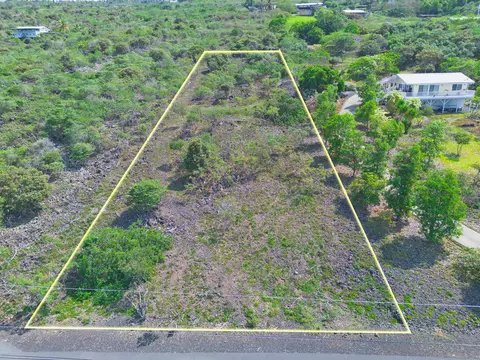Awapuhi Ave, Captain Cook, HI 96704