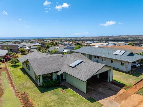692 Aewa St, Eleele, HI 96705