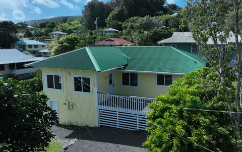 45-3695 Hau St, Honokaa, HI 96727
