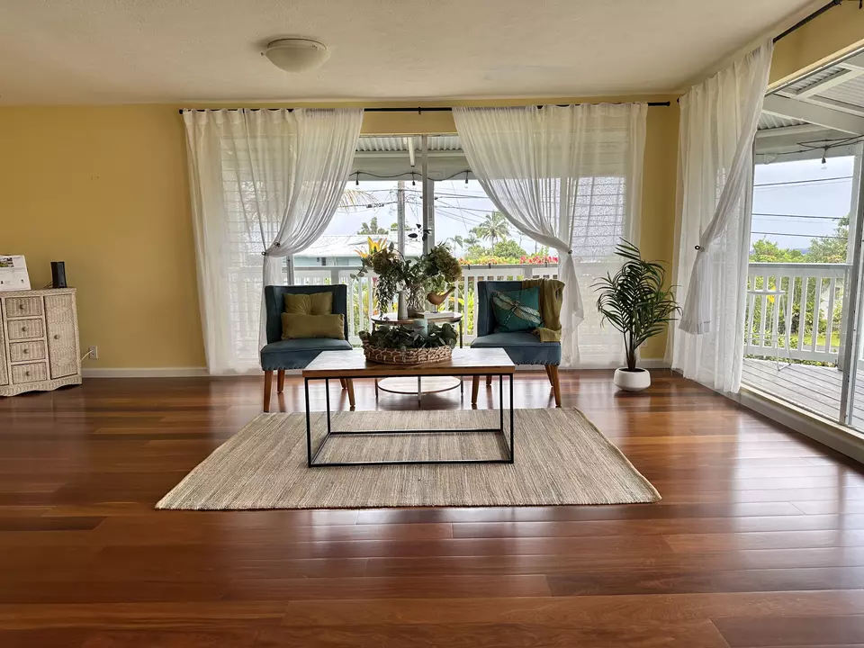 Living - 8 Kaikuono St, Hilo, HI 96720 photo 1 of 1