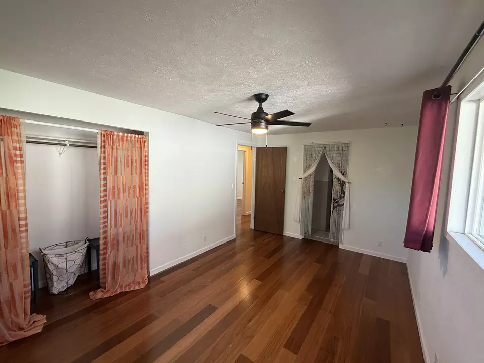 Bedroom - 8 Kaikuono St, Hilo, HI 96720 photo 2 of 2