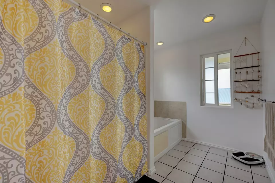 Bath - 497 Makanaa St, Hilo, HI 96720 photo 4 of 5