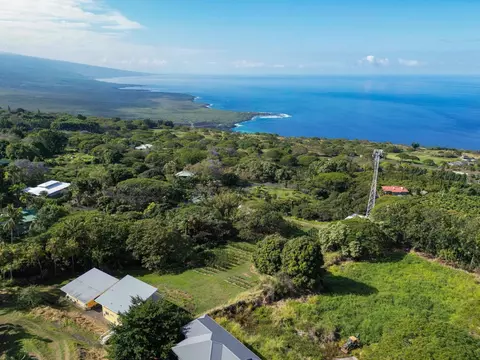 81-6219 Napoopoo Rd, Captain Cook, HI 96704