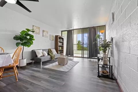 1875 Kalanianole Ave #404, Hilo, HI 96720