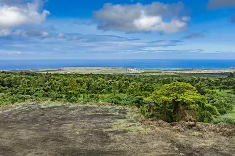 74-4687 Halolani St, Kailua Kona, HI 96740