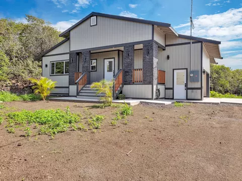 94-1638 Kaulua St, Naalehu, HI 96772