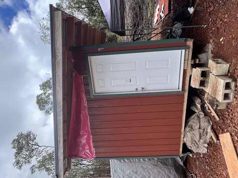 44 Road 11, Volcano, HI 96785