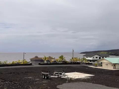 Akahi Ave, Captain Cook, HI 96704