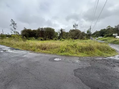Hulu St, Volcano, HI 96785