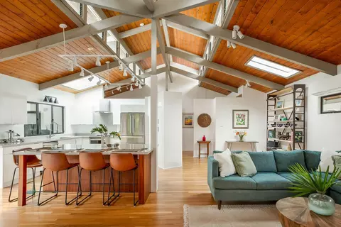 282 Kaiulani St, Hilo, HI 96720