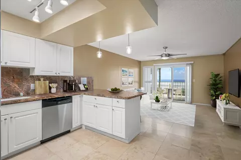 75-6124 Alii Dr #205, Kailua Kona, HI 96740