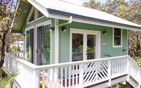 11-3910 Nahelenani St, Volcano, HI 96785