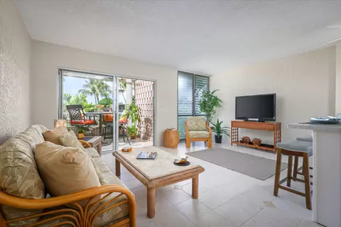 75-6016 Alii Dr #317, Kailua Kona, HI 96740