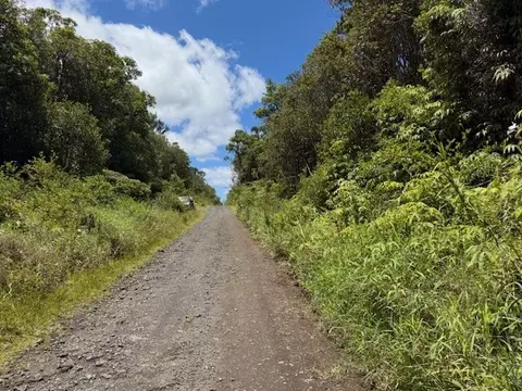 18-2285 Kakahiaka Uhane St, Volcano, HI 96785