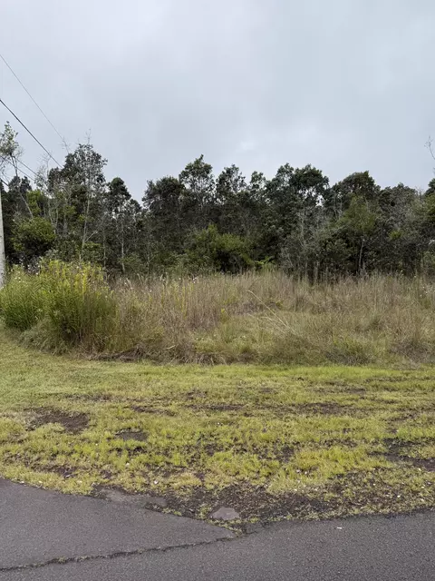 Jade Avenue, Volcano, HI 96785