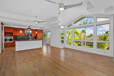 4100 Queen Emmas Dr #73, Princeville, HI 96722