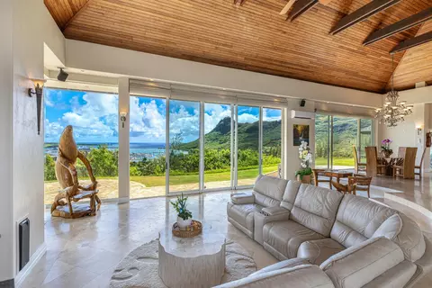 2313 Hulemalu Rd, Lihue, HI 96766