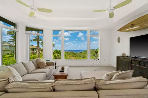 4100 Queen Emmas Dr #20, Princeville, HI 96722