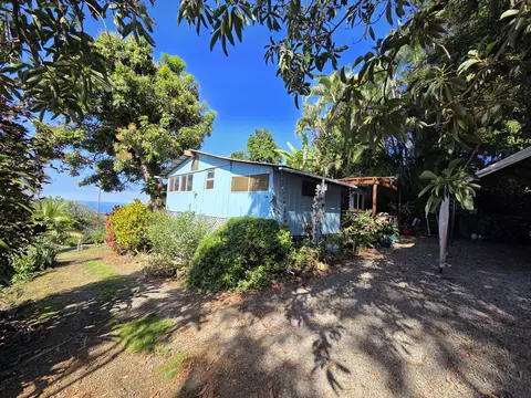 83-5782 Napoopoo Rd, Captain Cook, HI 96704