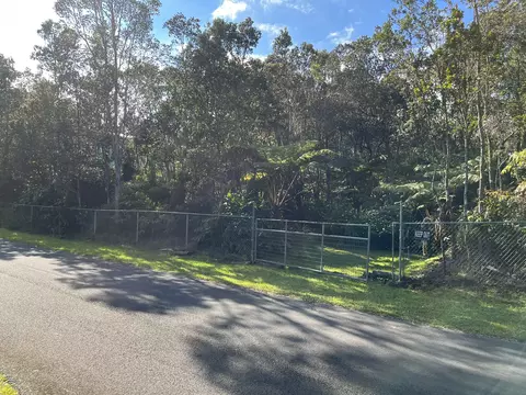 2 Nd St, Volcano, HI 96785