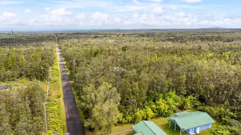Mokuna St, Volcano, HI 96785