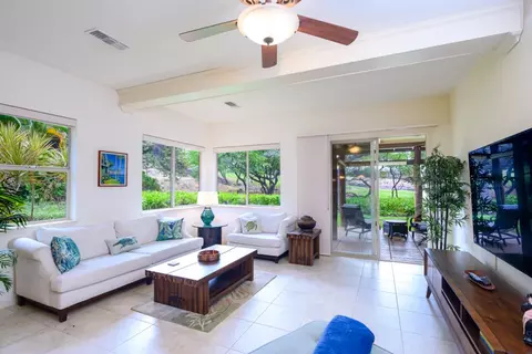 68-1125 Kaniku Dr #202, Kamuela, HI 96743