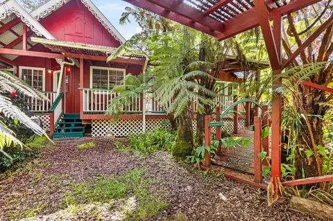 11-3895 5th St, Volcano, HI 96785