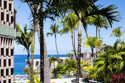75-6016 Alii Dr #211, Kailua Kona, HI 96740
