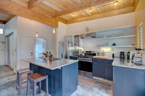 Kitchen - 12-154 Mapuana Ave, Pahoa, HI 96778 photo 1 of 2