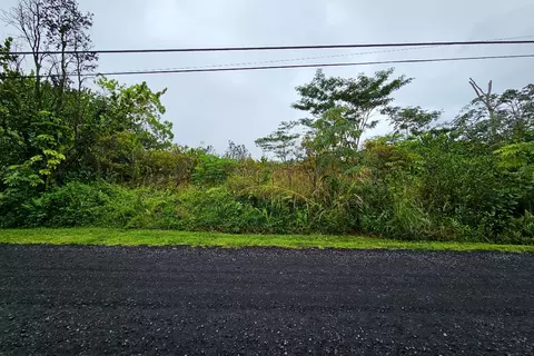 4 Th Ave, Keaau, HI 96749
