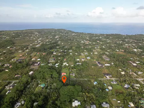 8 Th Ave, Keaau, HI 96749
