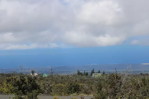 Poinciana Dr, Ocean View, HI 96737