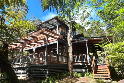 11-3872 9th St, Volcano, HI 96785