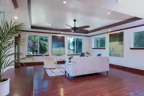 45-464 Maile St, Honokaa, HI 96727