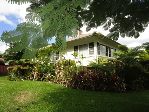 1494 Waianuenue Ave, Hilo, HI 96720