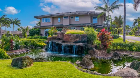 4100 Queen Emmas Dr #75, Princeville, HI 96722