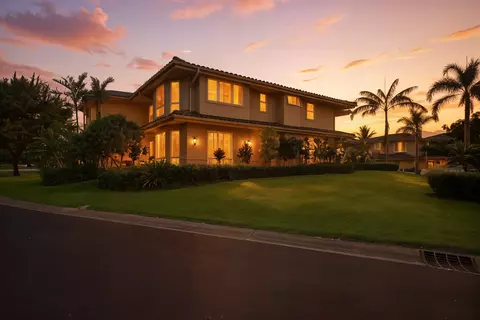 4100 Queen Emmas Dr #75, Princeville, HI 96722