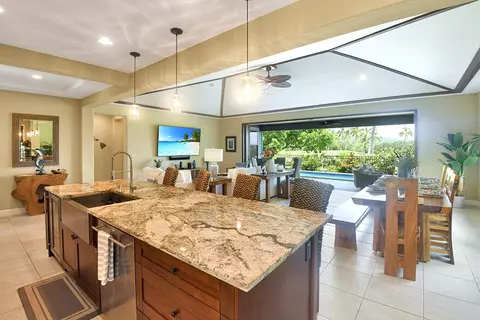 78-110 Holuakai St, Kailua Kona, HI 96740