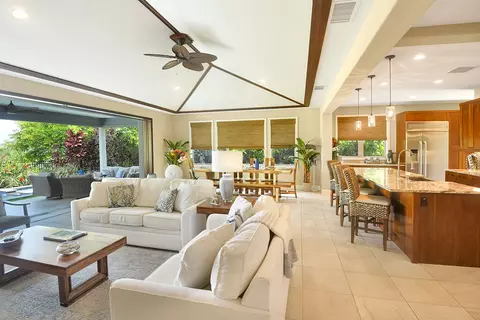 78-110 Holuakai St, Kailua Kona, HI 96740
