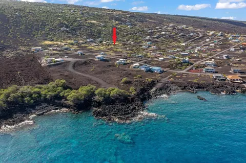 Eiwa Ave, Captain Cook, HI 96704