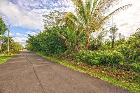 15-1660 1st Ave, Keaau, HI 96749
