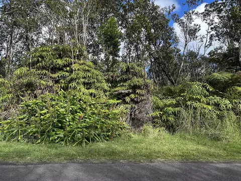 Puolani St, Volcano, HI 96785