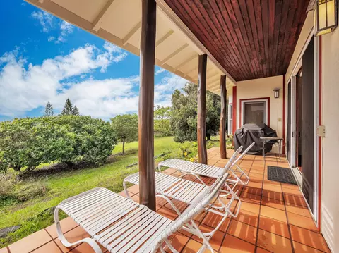 94-1769 Amepela Rd, Naalehu, HI 96772