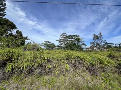 2 Nd Ave, Keaau, HI 96749