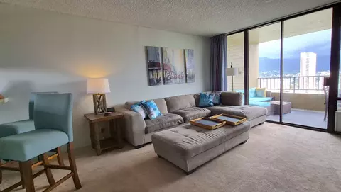 2121 Ala Wai Blvd #2505, Honolulu, HI 96815