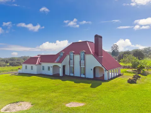 2001 Ainaola Pl, Hilo, HI 96720