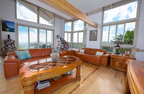 94-6375 Mauka St, Naalehu, HI 96772
