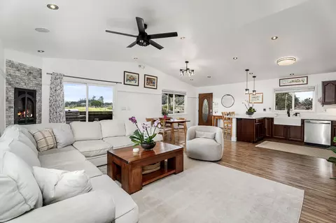 64-276 Mamalahoa Hwy, Kamuela, HI 96743
