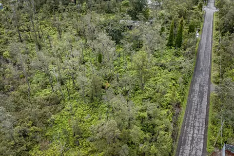 Anuhea St, Volcano, HI 96785
