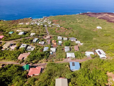 Fern Rd, Captain Cook, HI 96704